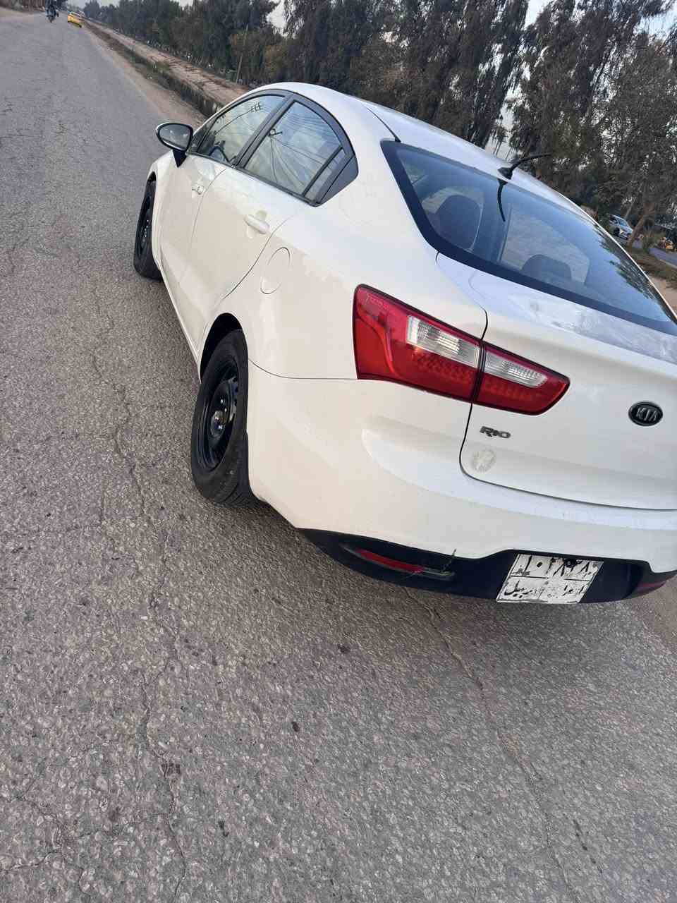 كيا ريو 2012
خليجي موصفات لدامامي خلفي
داخل عسلي اشاير مري فول تحكم
مكينه كير حداديه جاهزه من كلشي
بيه صبغ مكانين وجاملغ وبنيد نفس لون بدون ضرر داخل
مكان كربلاء  السعر 77 
رقم ***********
