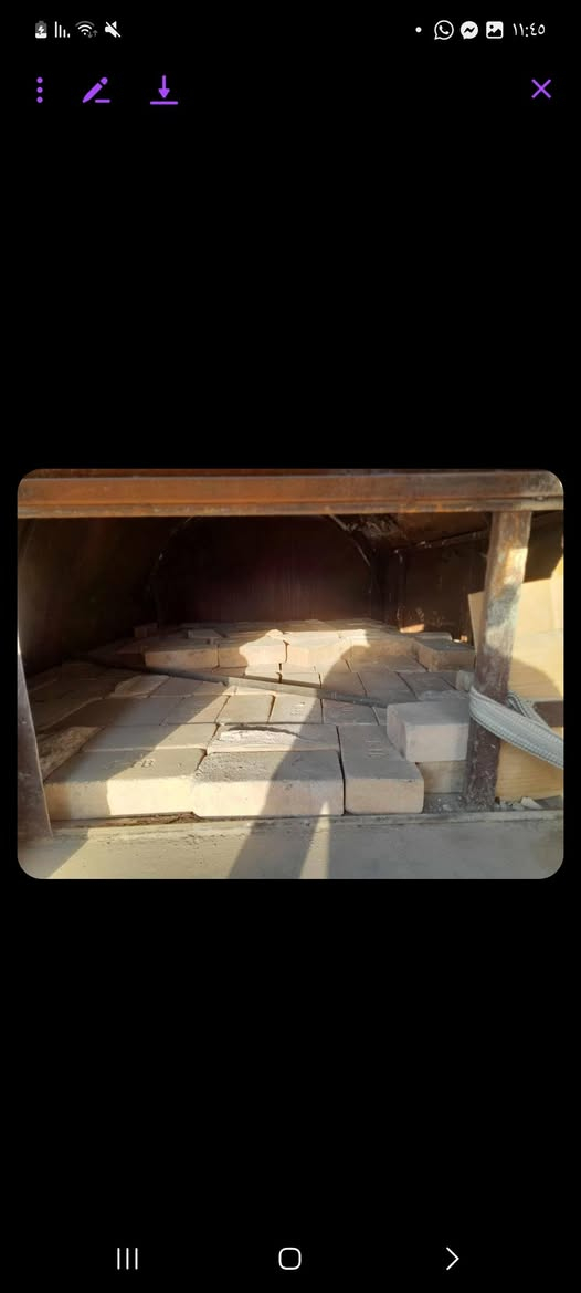 فرن حجري نزال مترين ونص وعرض متر ونص وياه ٤٠ طلوالي مكان ديوانيه قضاء الشاميه سعره وباقي تفاصيل اتصل ***********
