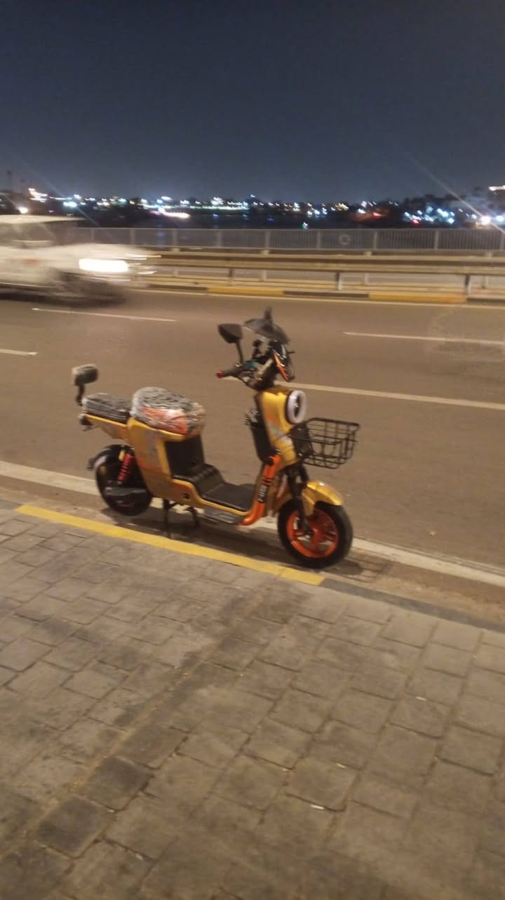 سلام عليكم دراجه شحن للبيع
K900اسمه دراجه نضيفه مابيه اي شي مكفوله ماعده كسر خفيف بل جاملغ الامامي فقط غيره ماكو دراجه 
5 باتري 
ملف2000W
سرعته 108 

الرقم/*********** بي واتساب
مكاني بغداد
