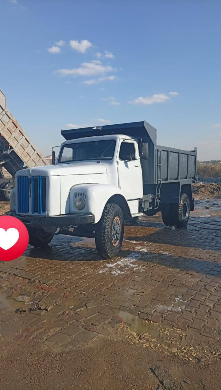 السلام عليكم لبيع سكانية 111 موديل 79
رقم بابل اصفر تحويل ثاني يوم مكينة 112جديدة
كير 5/5شاصي مكفول السيارة جاهزة لعمل 
مكانها بغداد السعر 5 ملاين الرقم ***********
