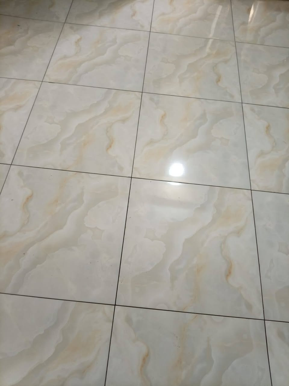 ابو فهد خلفه سيراميك ومرمر وكاشي  الواح شغل درجة اولى احسن اداء ودقة فى التنفيذ. بغداد
***********
