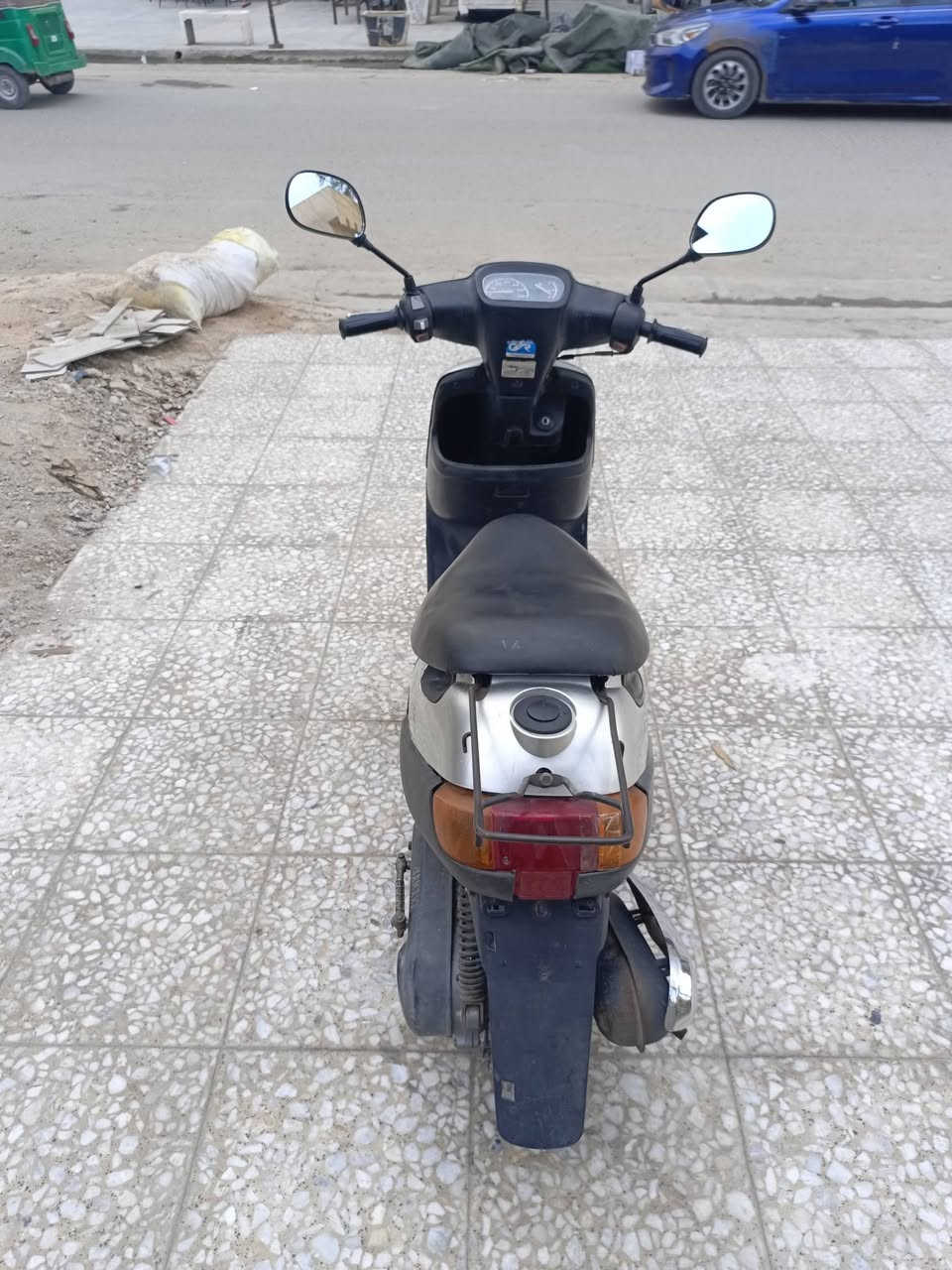 السلام عليكم دراجه بطه مكينه ناعمه كهربائيات شغاله نقص باتري فقط
مكان بغداد 
***********
