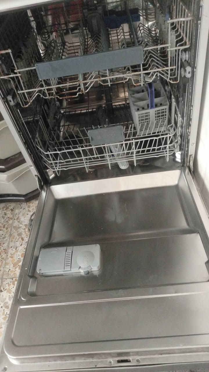 غساله صحون شغاله 8برامج شغلها يخبل
قيم السعر واخذ 
مكاني بغداد الزعفرانيه 
سبب البيع ماعندي مكان مطبخي زغير


**إذا كنت صاحب هذا الإعلان وتريد حذفه لأي سبب، رجاءا أرسل رسالة إلى الدعم الفني**