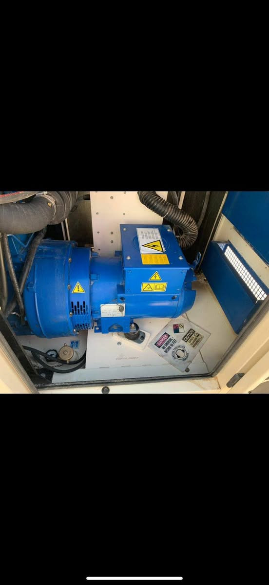 السلام عليكم .مولد بيركنز ٣٣ كي في نظيف جدا بلادي  للبيع .***********
