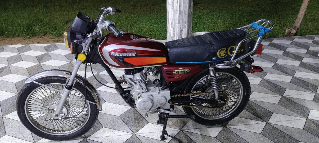 سلام عليكم دراجه تايكر للبيع موديل 2017 دراجه كلها جديده مفتوحه مره وحده كلشي شغال كهربايات ما بيها نقص شي أوراق كامله مكان دراجه ديالى بلدروز سعر الدراجه 325 وبي مجال حك الجبه الاتصال ع رقم ‏
‏‪0772 872 5577‬‏ بي واتساب
