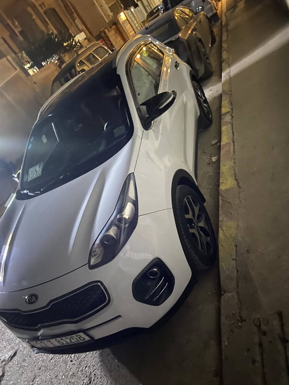 السلام عليكم كيا سبورتج 2018 خليجي 
ماشية 83 كيلو رقم بغداد بسمي
موصفات 
بنراما سويج 
اشاير بالمري 
قطعتين تبريد 
مكفولة من صبغ والتبديل والفتح فقط
بيه بارد باب صندوك مئشر علية 
عارضه ب188 وبيه مجال مكاني بغداد الشعب
***********
