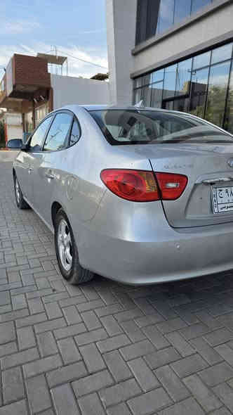 ئاڤانتی ٢٠٠٩
بڕاوە دەرەوەو ناوی وەکو شوشە وایە
سەیارەکە زۆرپاکو جوانە
گێڕو مەکینەی بەشەرت
بێدەعم و لێدراوی حیزام بۆیاخ
سەقفی وەکو شوشە وایە 
سعری ٤٧ مەعامەلە
شوێن کەلار 
***********
