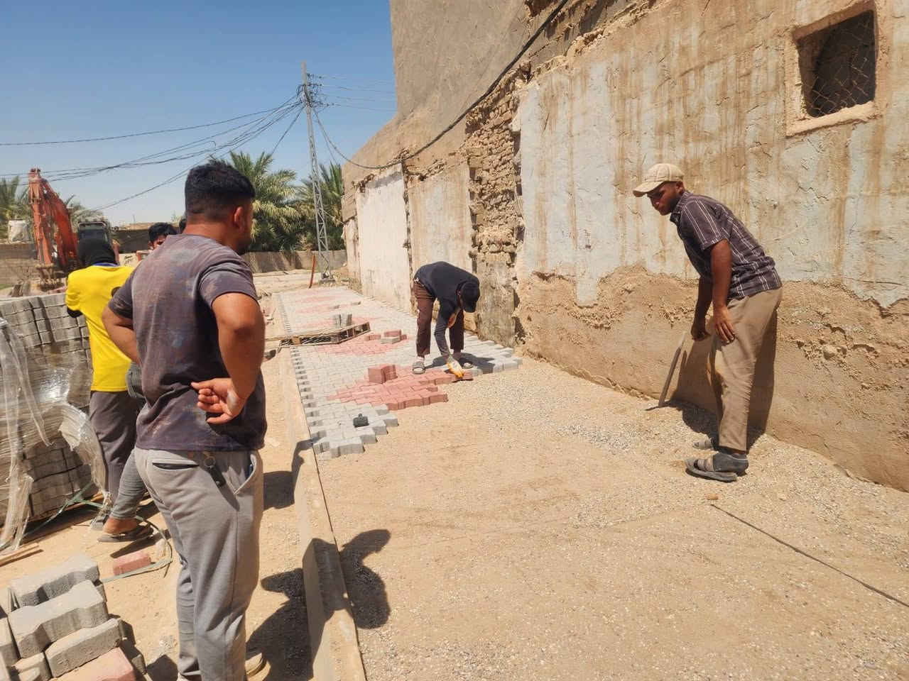 كادر كربستون مقرنص ساقيه صب شوارع 
جاهز نشتغل في كل المحافظات  اسعار مناسبه كلش 
***********

