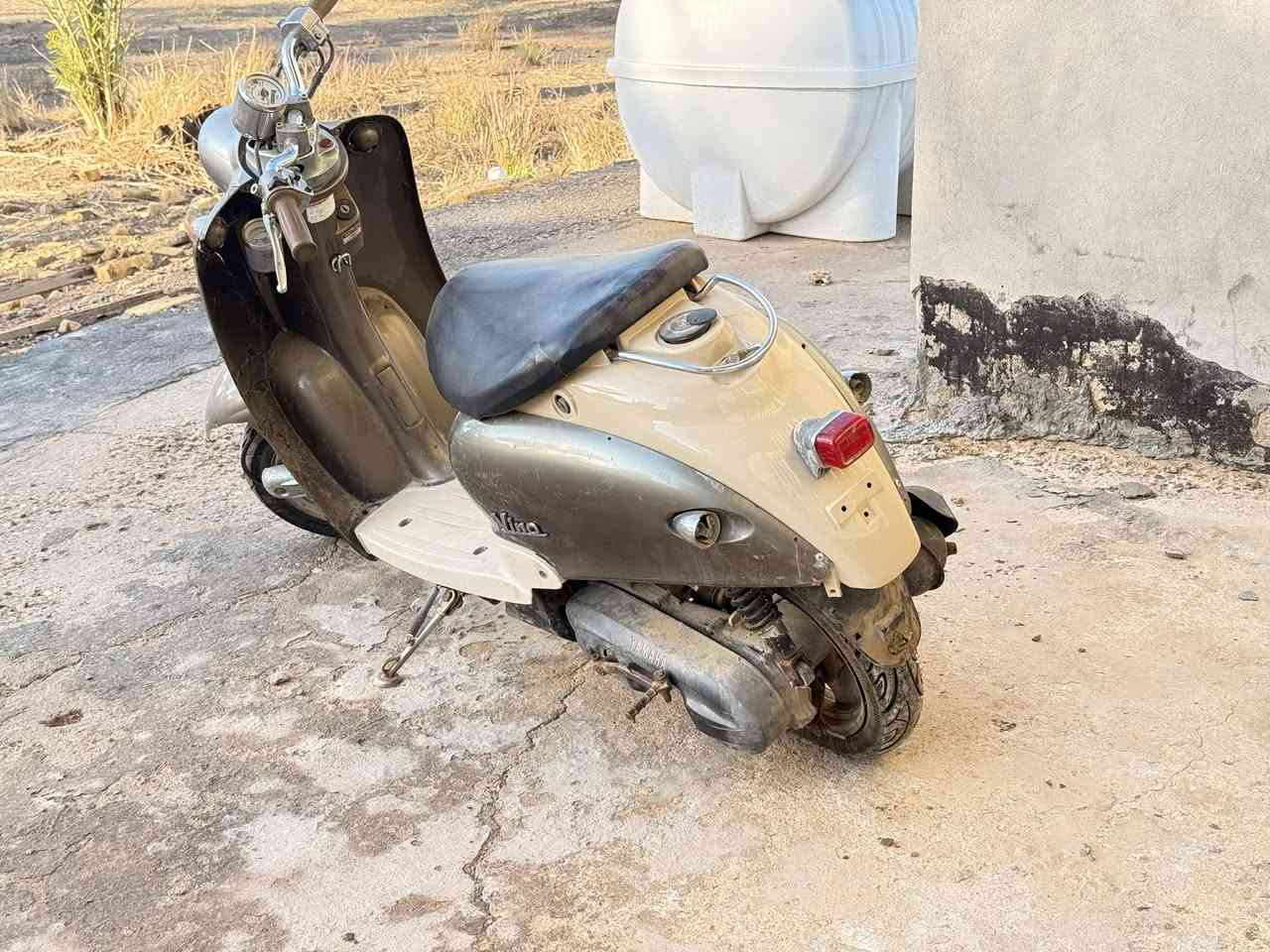 دراجه عبدالحليم للبيع الدراجه عاطله ما اعرف شبيه السعر 140الاتصال على الرقم ***********
