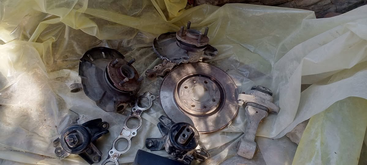 محرك اكسنت 1400  /دينامو 
دكشن حار / مسطره + نوزلات 
/ طابكسن عدد 2 /دكشن  شوته / ضفيره كامله هيه والعقل  /درايم كامل /سلف  
*********** 
***********  واتساب 
لبيع مكاني ديوانية
