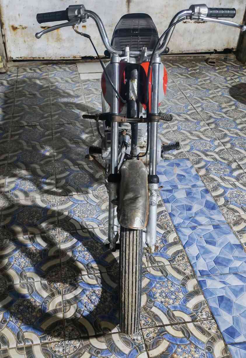 السلام عليكم دراجه للبيع موديل ١٧ مكينه ٢٠ أوراق أصولي مكان رفاعي سعر ٥٠٠ وبيه مجال ***********
