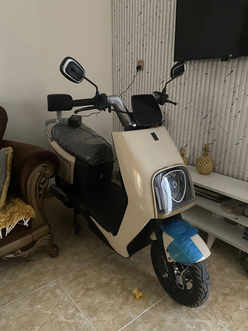 ماطور شحن للبيع السعر (700) الف وبي مجال  الرقم موبايل: ***********
