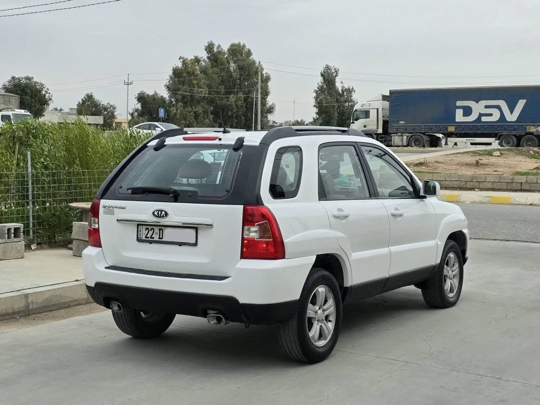 سلام عليكم
كيا سبورتج 2009 خليجي فول مواصفات ✅
سياره استلام من الشركه على ايد واحد و جديده كلش
رقم اربيل الدولي هزه وسنويه لغاية 2030 مجدد
محرك 2000 دووش ماشيه 180 الف حقيقي 
سياره مكفوله بدون ضربة بدون تبديل 
فقط بيهه شبرين كارت بسيط فقط

سياره فول مواصفات 
سقف سلايت + شاشه و كامره خلفيه + داخل عسلي و صاج
ويلكب 5 بلادي + حساسات خلفيه 
تخم تاير جديد - صدر امامي خلفي كله جديد 
وياهه 3 سويجات مال شركه 
سياره مال جناي و جاهزه و بسعر مناسب 124 ورقه 
عنوان ديالى - خانقين
*********** خناقين, ديالى
