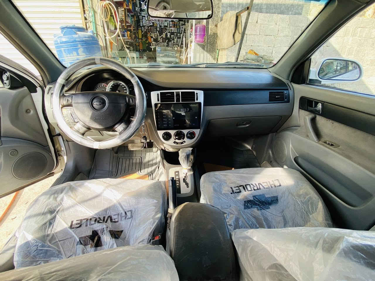 سلام عليكم اوبتره موديل ١٢بسمنه تحويل مباشر مدوشمه كاعيات  جلد صدر جد يد تبريد تدفئه كله جديد السياره كامله ع اخر حبايه شغل وطلع السعر ٧٩بيها مجال قليل مكاني بغداد منطقة الشعب شارع عدن   رقمي *********** السياره خليجيه شركه العامه بيها جاملغ مبدل فقط امامي ايسر  ورصعات خفيفه بيها
