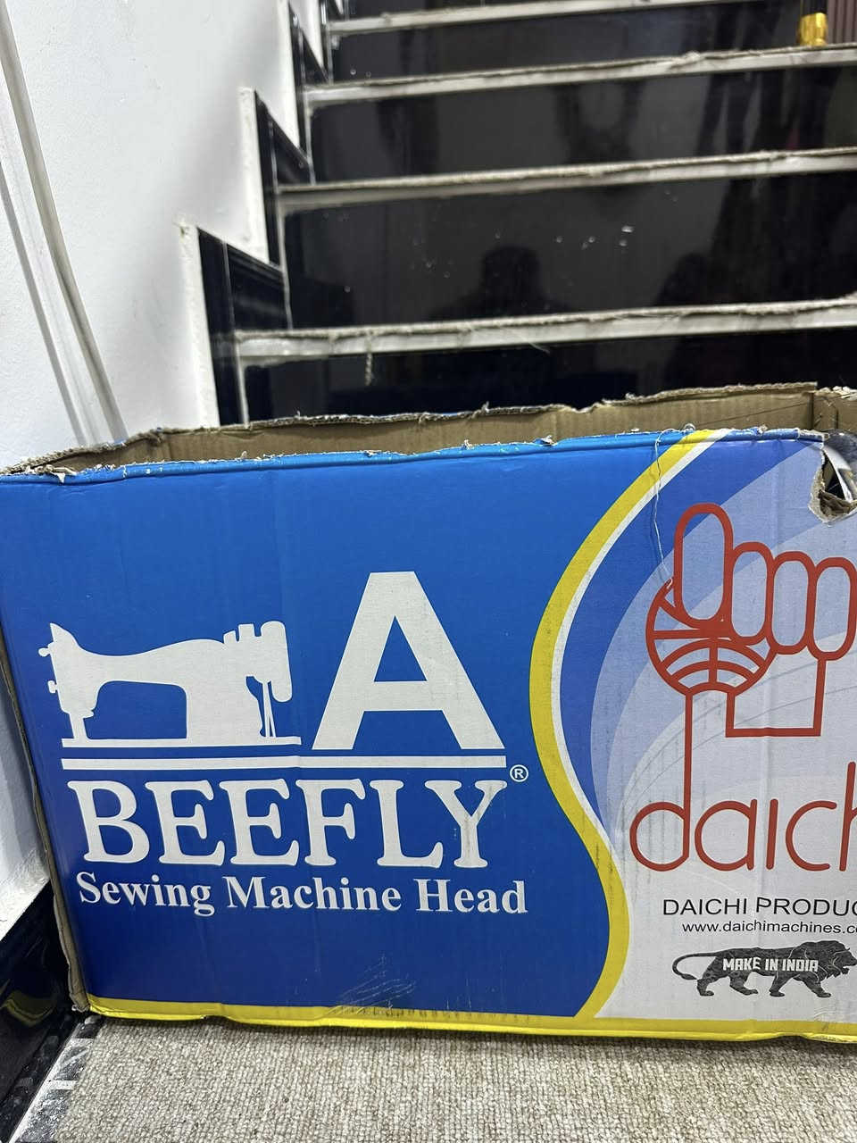 مكينه خياطه فراشه هندي موصيني استعمال ١٠ايام السعر ٧٥ ألف ماخذها ١٠٠ ميز طعام مع اربع كراسي عظم عاج السعر ٨٠رقم وات ساب ***********
