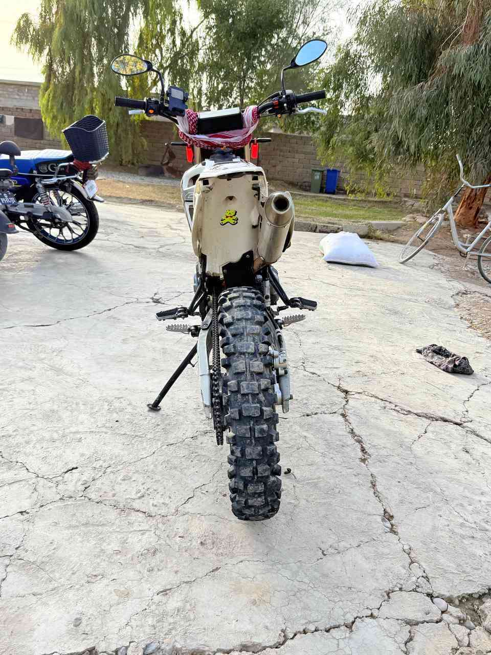 السلام عليكم قفاز للبيع CRX محرك 300CC  زنجيل المرقوب موديل 2025 منفيس دبل اسويج بعده جديد لايت لد شاشه  رياضي السعر 1250 أو بيه مجال للاستفسار الاتصال على الرقم *********** المكان ناحية الزاب
