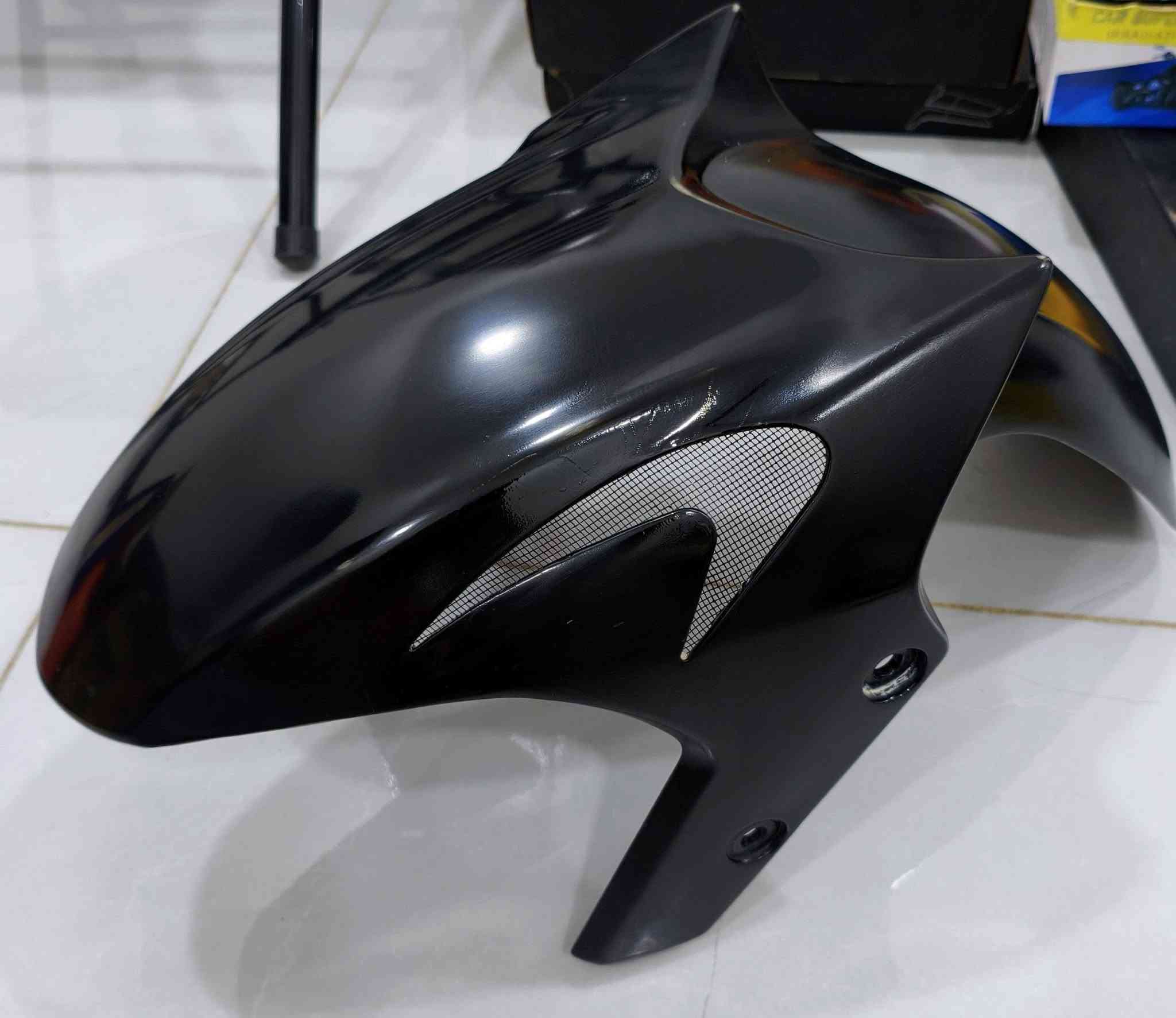 السلام عليكم اخوان 
للبيع اغراض دراجة ياماها ماجستا اس 155 فقط 
جاملغ امامي رياضي يجي بي فتحات اصلي تايوان السعر 40 الف 
جاملغ خلفي الصغير السعر 25 الف 
ذيل خلفي الكبير السعر 20 الف
اشاير خلفيه زوج السعر 25 الف 
قايش بور لينك ماجستا اس اصلي تايواني مال شركة نظيف جداً السعر 25 الف 
يدات قبضات سكليتر وزن ثقيل اصليه aerox السعر 15 الف 
ستاند موبايل اصلي وزن ثقيل وشاحنه موبايل تركب بل باتري 
ثنينهم 20 الف 
مرايات زوج H2R اصليه تجي كبيرة ترهم للماجستا اس السعر 25 الف 
العنوان بغداد الدورة 
للتواصل خاص متوفر 
🌹🌺


**إذا كنت صاحب هذا الإعلان وتريد حذفه لأي سبب، رجاءا أرسل رسالة إلى الدعم الفني**