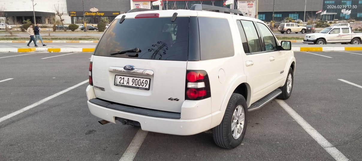 Ford explore 2008 XLT فۆرد ئێکسپلۆرە
شەش پستۆنی مەکینە 4000
دەبڵ ئەکسل 4x4
شەریکەی نیڤا
سپی بەفری و ناو زەرد 
دەعامی بۆ دەعامی بێ لێدران و دەعم

حاسەی پشتەوە
چوار تایەی نوێی لەژێرە
بەرگە کوشن و گاعی تازە
تازە سێرڤسی کامل کراوە
گێر و مەکینە و کارەبایی بەشەرت
ڕەقەم سلێمانی و سەنەوی بەناوی خۆمانە
بە شەرتی غەرامە و بەناوکردن
نرخی 109 وەرەقە و مەجال

ژمارەی مۆبایل: 
*********** رانية, السليمانية
