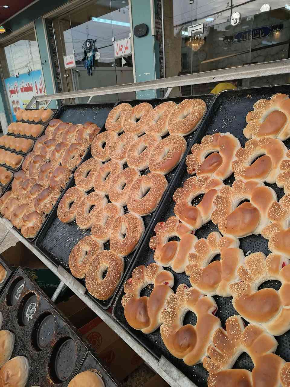 السلام عليكم خلفه صمون كهربائي وجرك وفطائر وشعير محتاج شغل وهاذه رقمي ***********
