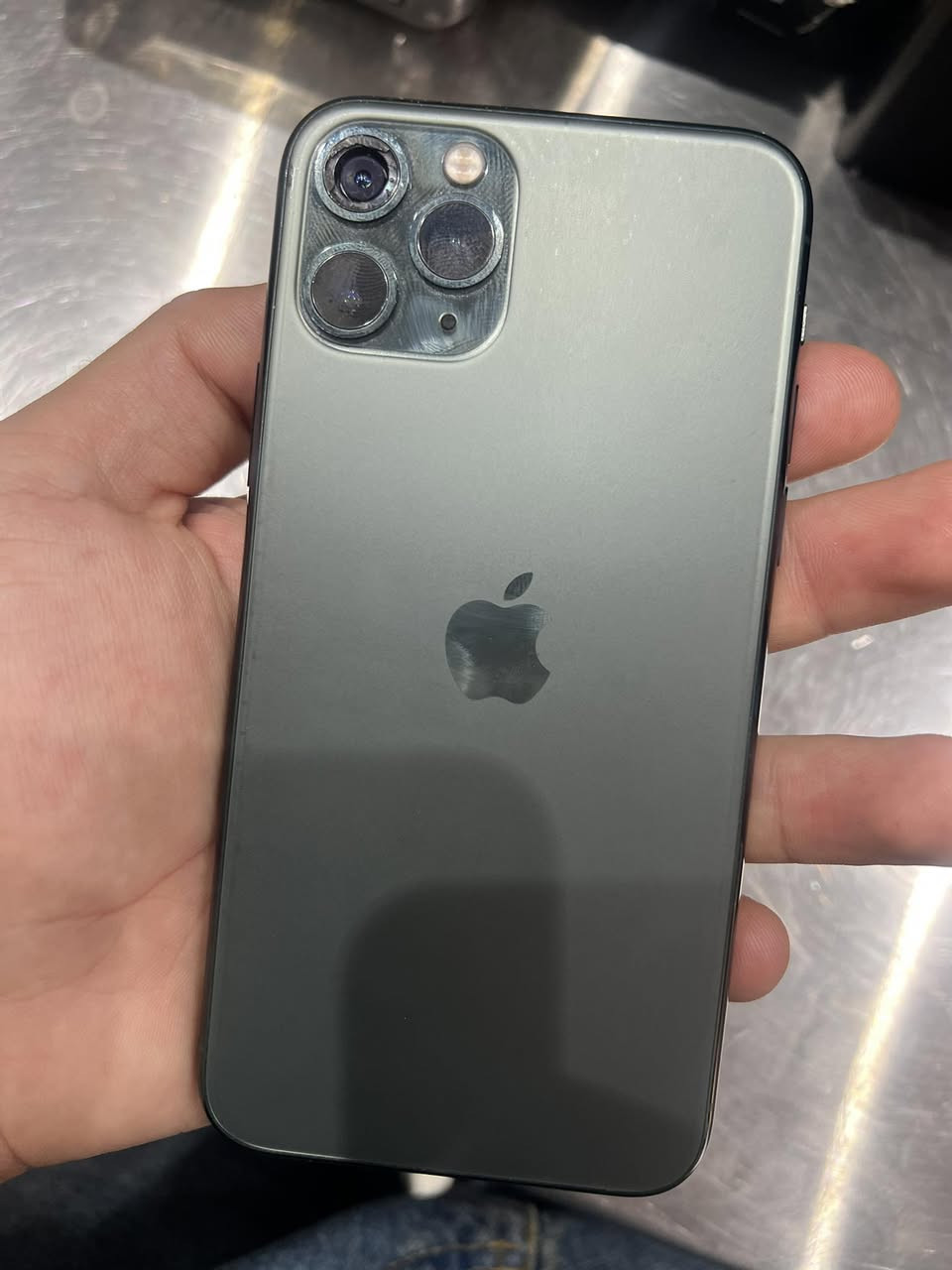 ايفون 11 برو للبيع
ايفون 11 برو للبيع نضيف كلش شغال فول
بطارية 100 مبدلة احسن نوعية
ذاكرة 256 تك سيم
بي ملاحظتين :
فيس ايدي وكف ويا تحديث ios 26 شاشة ما مبدلة ولا واكعة ولا مكسورة سليمة 100‎%‎
و الكاميرا بس الجامة مالتها شويه انفطرت واني شلعتها شويه وصخ على العدسة تتنظف و ينحطلها جامة وترجع جديدة
الجهاز ممبدل بي اي شي عدا البطارية كلش نظيف
مكاني موصل الجانب الايسر
سعره 200 وبي مجال
رقمي للاستفسار : ***********
