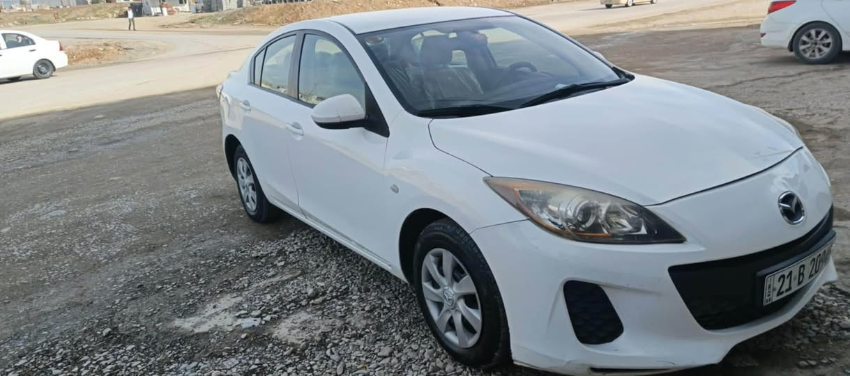 مازدای  3 خلیجی سپی بێ بۆیاخ
ژ.م:***********
 مۆدیل2014 سەنەوی ڕە قەمی تازەیە/مەکینە وگێری تە حویل غرامە ی بێ کێشە بە سعر 108$کەمێ مەعامەلە Singapore
