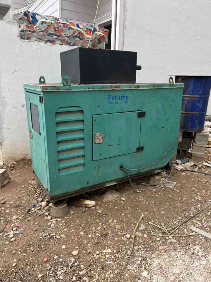 مولد بيركز 22 كيفي كاتم نضافه 100/100مكاني ديالئ خانقين سعر 35 اتصال. ع رقم ***********6
