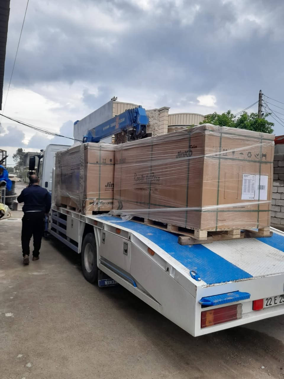 مستمرين في تنصيب منظومات الطاقه الشمسيه
وصل الزين وجبه جديده واسعار حلوه 

لدينا كافة الاحجام
من 3امبير لحد 800امبير
حسب الطلب 
=منازل
=محلات
=زراعي
يوجدً لدينا نظام التقسيط

*دور الزراعه الثالثه

سمير 
***********
حجي علي 

0773 140 2238
