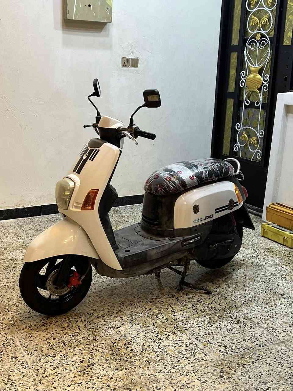 السلام عليكم دراجه ماكس بوليس للبيع
دراجه مكينه بلاد شلعه معدل خيرر من الله بريكات شرط بل مكان اشاير لايت كله شغاله طوافه كيلوو مترر شغالات دبلات شرط طسه ماكو وبيه تخمم تاير 
كفرات ختمم واحد يعني الدراجه الف مذب عليه نكره سلف بكل وقت مكاني بغداد وهاذ رقمي ***********
