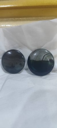 خوات عقيق • شخص على جرف • امواج بحر