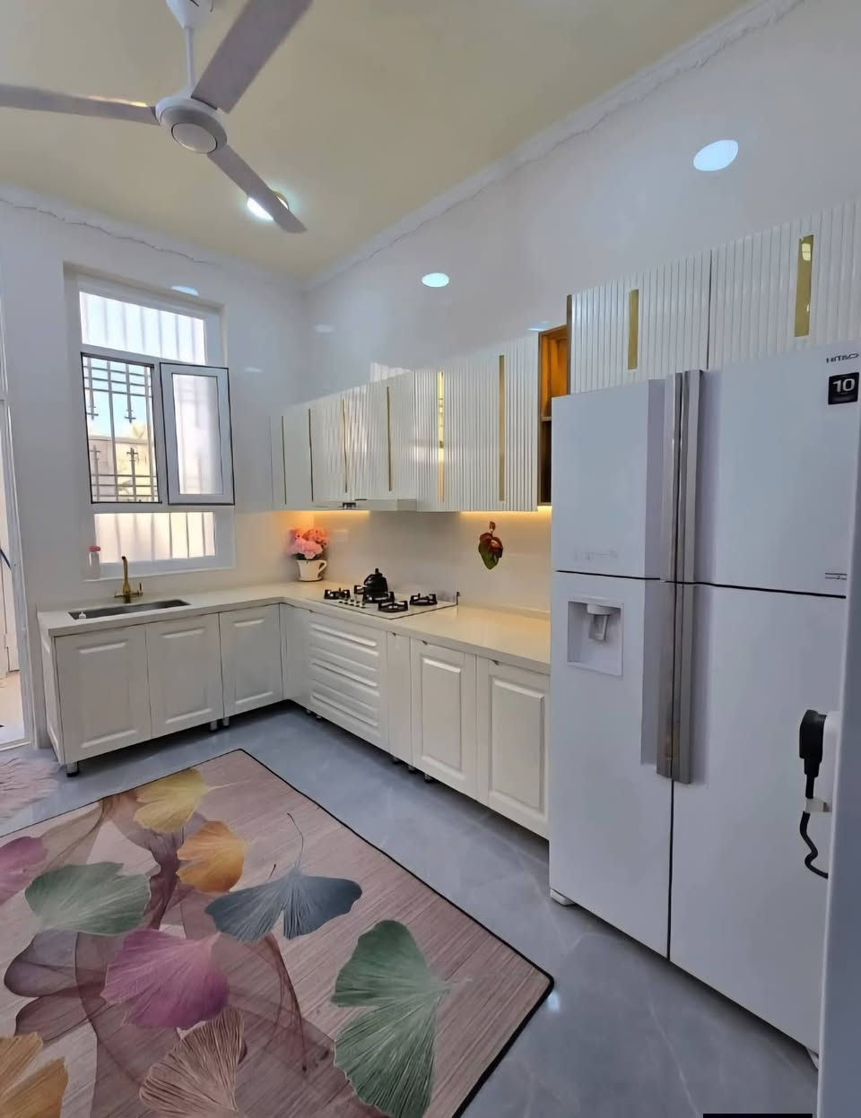 السلام عليكم بيت للبيع كربلاء المقدسة حي العباس فرع الول قرب اسواق النخله 100متر 3فرف بناء جديد درجه اوله الاستفسار  ***********.    ***********. واتساب موجود
