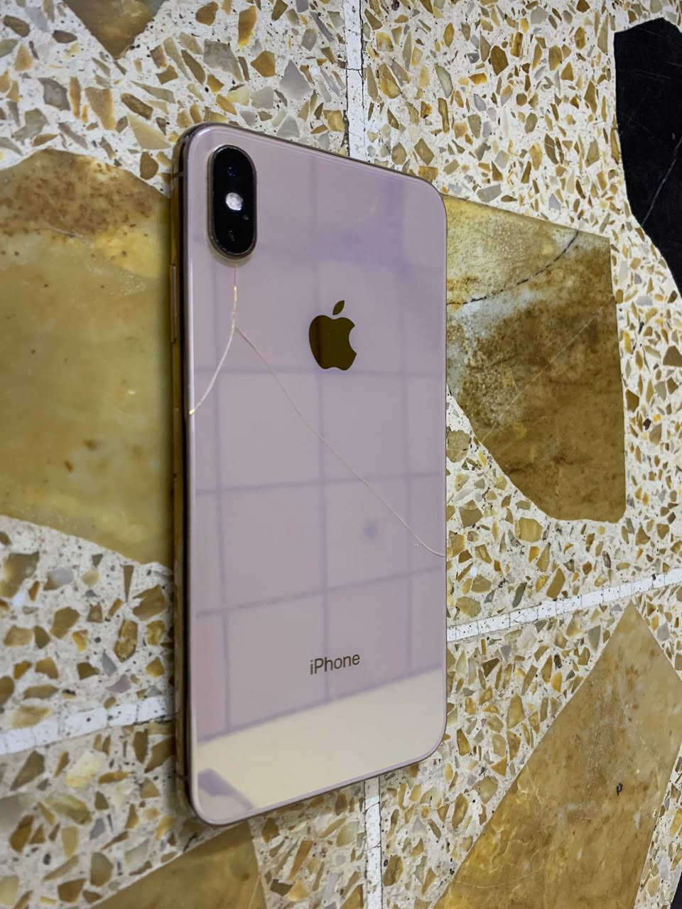 اكس إس ماكسً بطارية ٧٧  ذكرا ٦٤مبدل شاشهً فقط اصليه حتى ماتقرا مبدل شاشهً فيس ايديً شغالً كامراتً دمعهً 
السعر١٥٠وبي مجال وخاص ماردً موجودً رقم
***********/.  ***********
