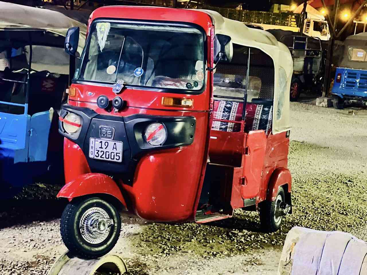 السلام عليكم تكتك 21كفاله عامه بيه صعات قليله تكتك كلش خلوه تخم تاير كهربيات جدد تكتك نضف من لي بل صوره اشراي يتصل على رقم *********** مكاني كربلاء طوريج
