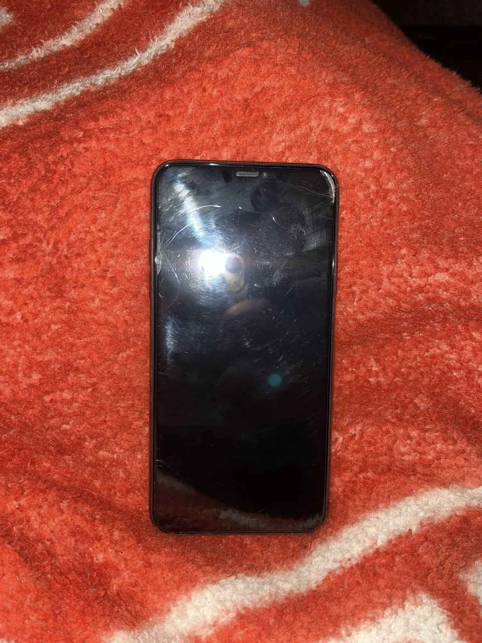 سلام عليكم ايفون 11 برو ماكس مبدل بطاريه اصليه مال شركه ولفيس ايدي واكف بي مشكله ملاحضه مو شاشه مبدله لفيس ايدي بي مشكله يعني يصلح ولباقي ما بي شي تفحص وتاخذه ذاكر ٢٥٦ 
سعر ٣٠٠ وبي مجال لشراي هاذ لرقم ***********
