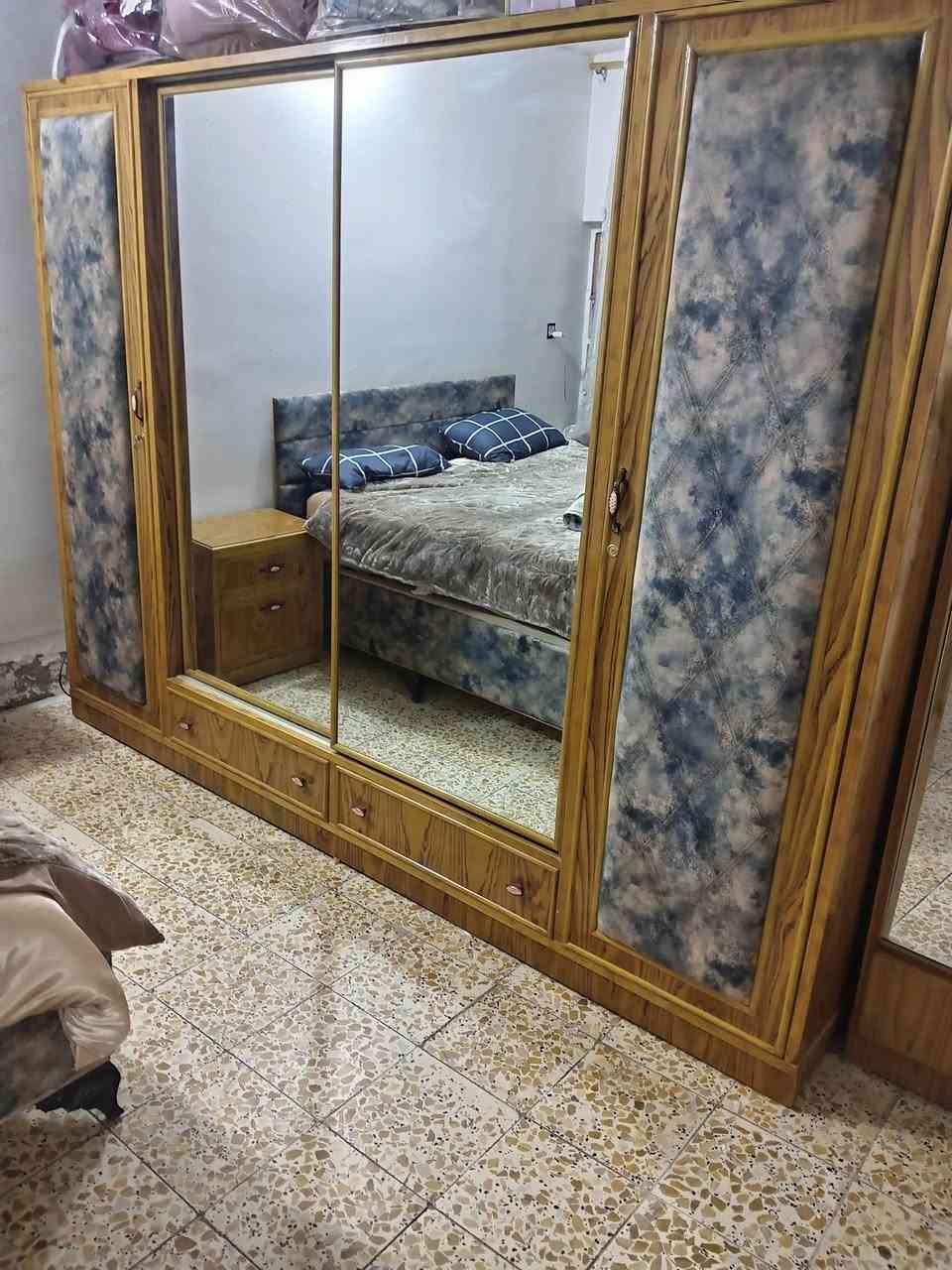 السلام عليكم غرفه النوم للبيع جديد مامسخدمه هوايه صارله شهرين عندي الغرفه تفصال عراقي شكل التركيه
السعر مليون و850 وبيه مجال العنوان بغداد الخطيب ليحب يتصل *********** متواجد واتساب
