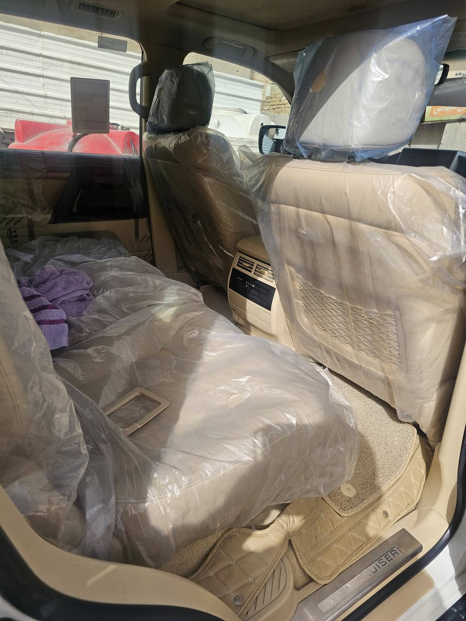 للبيع فقط
لاندكروز 2016 مكفوله شركة ساز ام الطفايه سياره جديده بمعنى الكلمه كير مكينه مكفول ماشه 99 كم حقيقي حداديه جديد ويل محدث موديل 20 اسود مع تختم تاير جديد قبل شهر شادهن رقم بغداد نكليزي باسمي مباشر السعر 480 اربع شدات وثمانون ورقه 
للاستفسار اكثر الاتصال بالرقم 
***********
