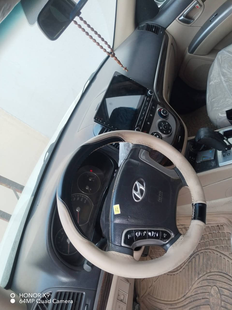 سلام عليكم سنتافي 2011
مكفوله من الصبغ
رقم شمالي مصطره اربيل
سنويه 2030 والسياره  بسمي وهزه جديده 
تبريد 3 قطع والتريد بشرط 
7راكب
مري شفط
فتحت سقف 
كوبون بانزين
السعر١٤٩ وبيها مجال بصيط كي
ملاحضه السياره بيها ٤ اماكن بارد صغيره  
التواصل *********** بي واتس هم 
اسيا***********
