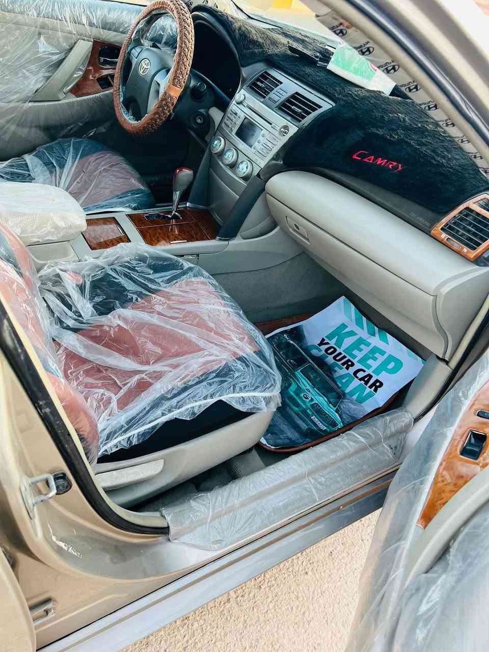 للبيع كامري 2007 وارد امريكي
ضرر جاملغ امامي بدون دواخل 
ومصبوغه جماليه بدون دواخل 
اثر جراد 
محرك كير مال حاويه جدد مبدلهن
تخم تاير حديد 
صدر جاهزه سياره الف مذب عليها 
رقم بغداد تحويل مباشر 
سياره كلش حلوا جديده دواخله جديده
عنوان الرمادي  
السعر86 وبيها مجال للشراي 
الستفسار. ***********
