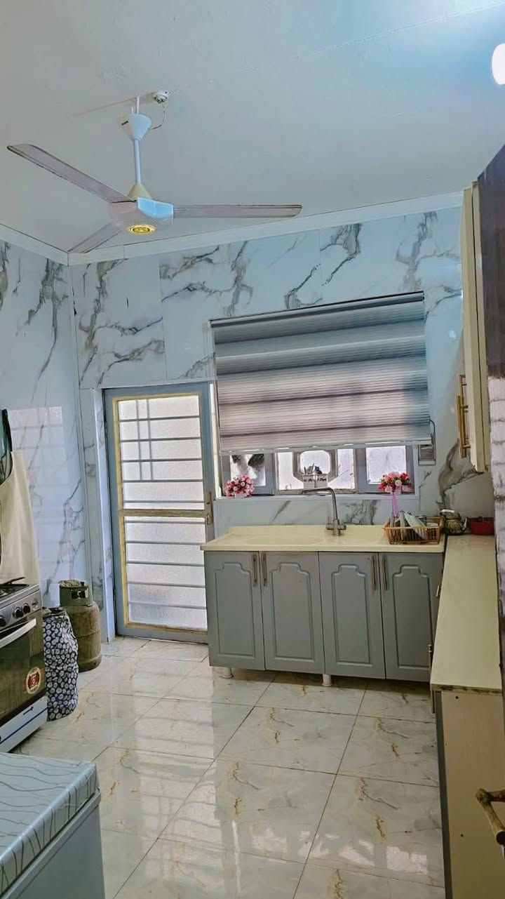 لبيع بيت. مساحه 150 متر طابقين سند 25 مقابيل الخسرويه فرع ابو انيس الاتصال على الرقم سعر 90 بي مجال  ***********
