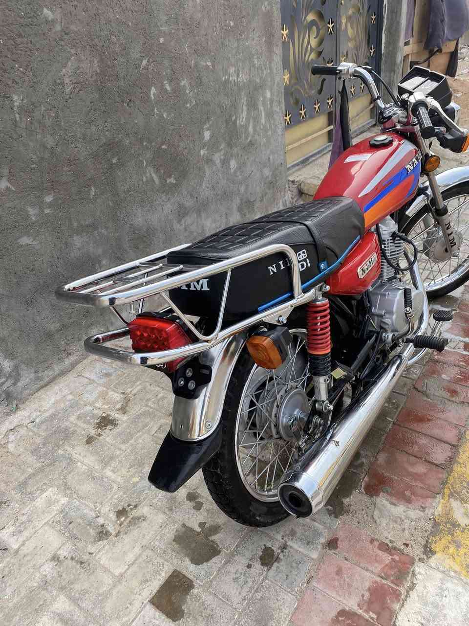 السلام عليكم
دراجه نامه متياز للبيع 
مديل ٢٧ دراجه حلوه ونضيفه الرقم 
***********
