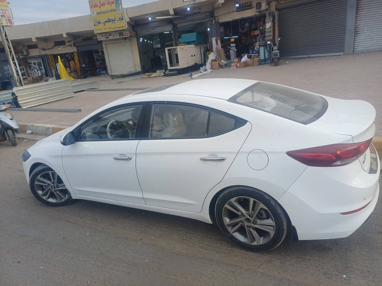 سلام عليكم  هوانداي النترا البيع  موديل 2018 خليجي  مكفوله كفاله عامه 
محرك 2000 دوش 
محرك وگير مكفولات كفاله عامه  
ماشيه 181الف 
ارقم اربيل  سياره مكانه بغداد  شارع فلسطين  
سعر 150وبيه مجال 
***********التواصل وباقي الموصفات معروفه
