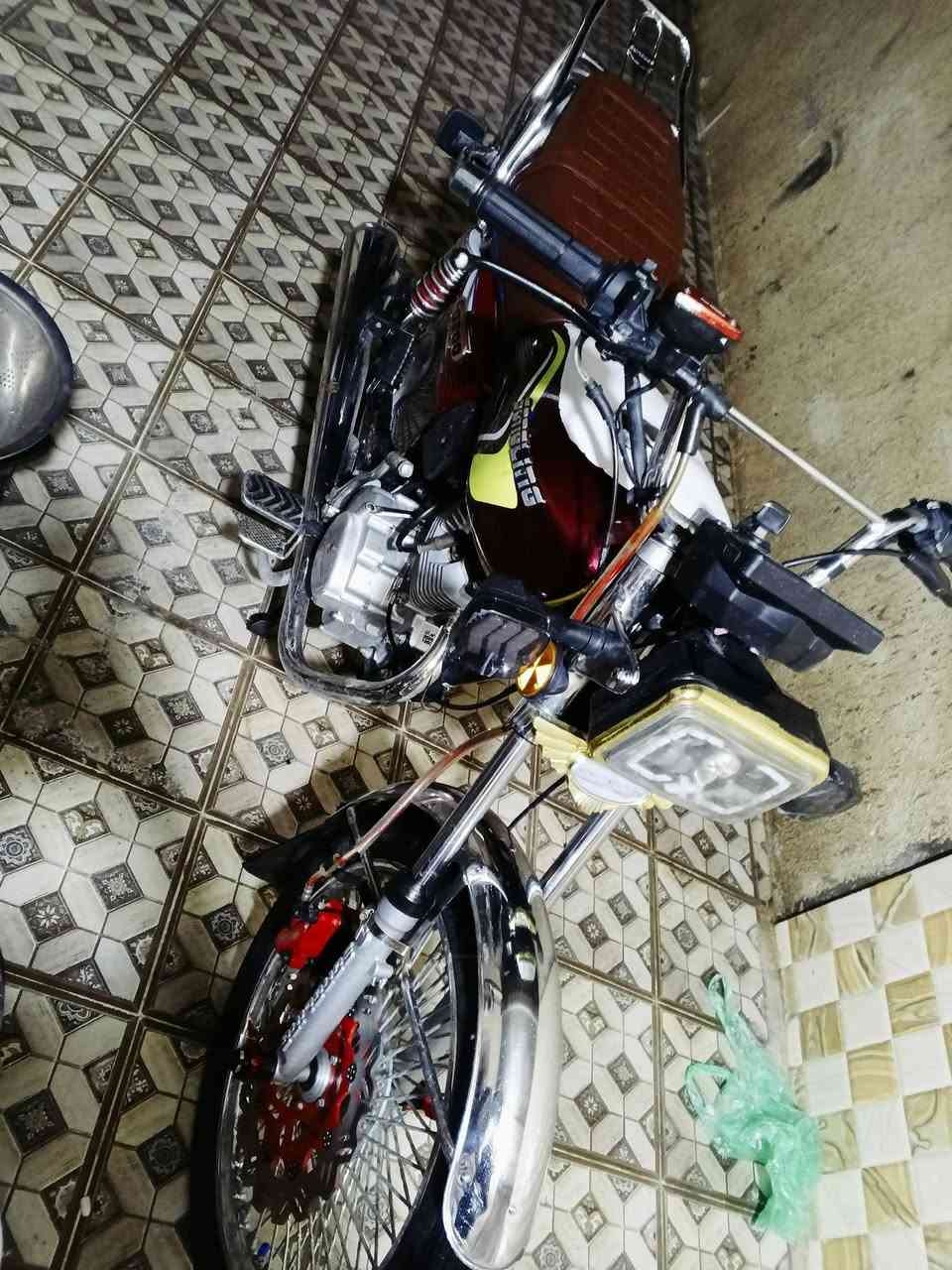 سلام عليكم دراجه تايكر موديل 25دراجه جديده ونظيفه كلش بدون كل نقص اوراق كورتونيه  سعره 650وبيه مجال للشراي مكاني ديالى بلدروز رقم ***********
