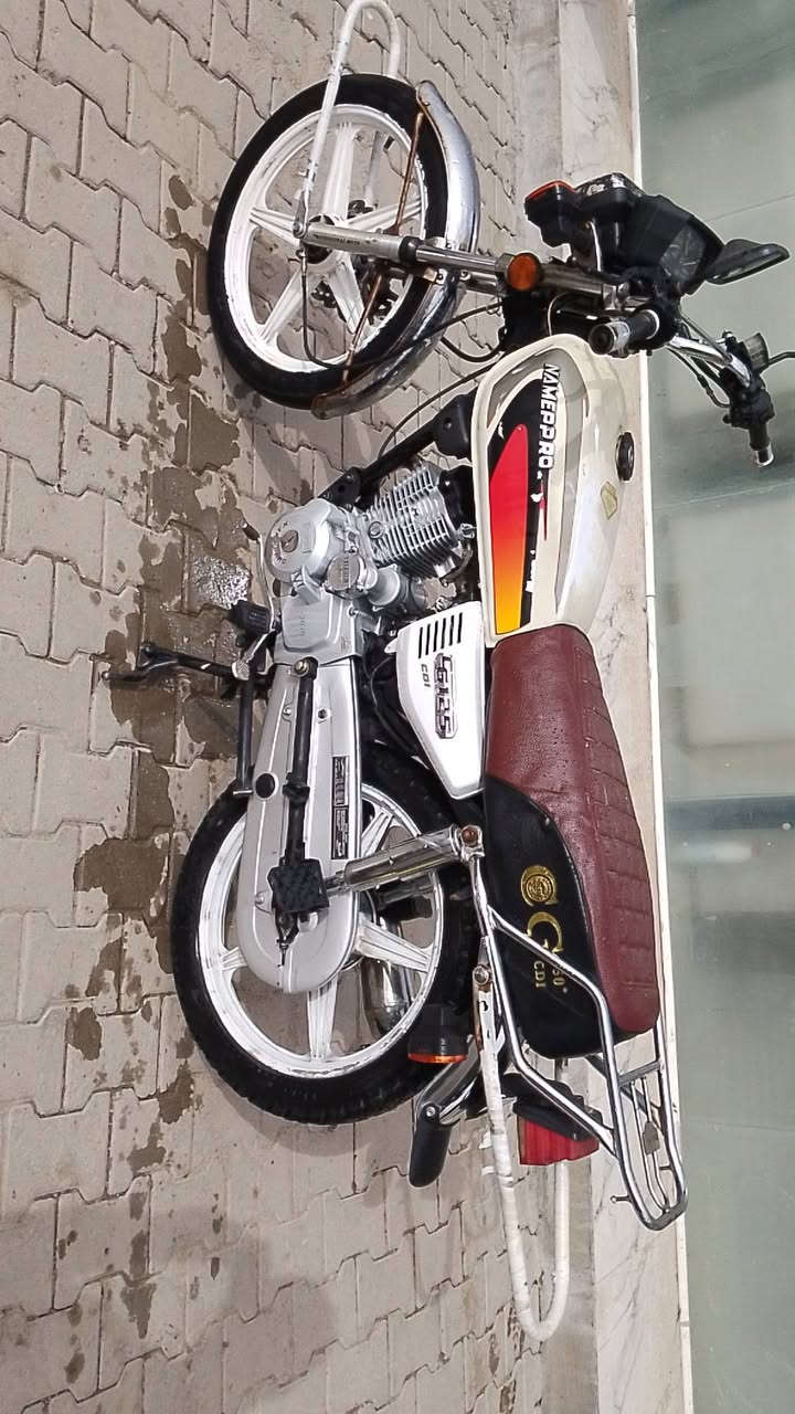 سلام عليكوم عندي هاي درجه لل بيع موديل 2020صفر ماشاء الله كلشي نضيف كله عله بلدي نامي بره 5كير كهربائية كله شغال محرك اصبانه ماتاخ كبس محرك درجه كلش حلو ونضيف مكاني كركوك فيلق سعر 400 الي مو شراي لايكتب رجاء وتحياتي عله كروب ***********
