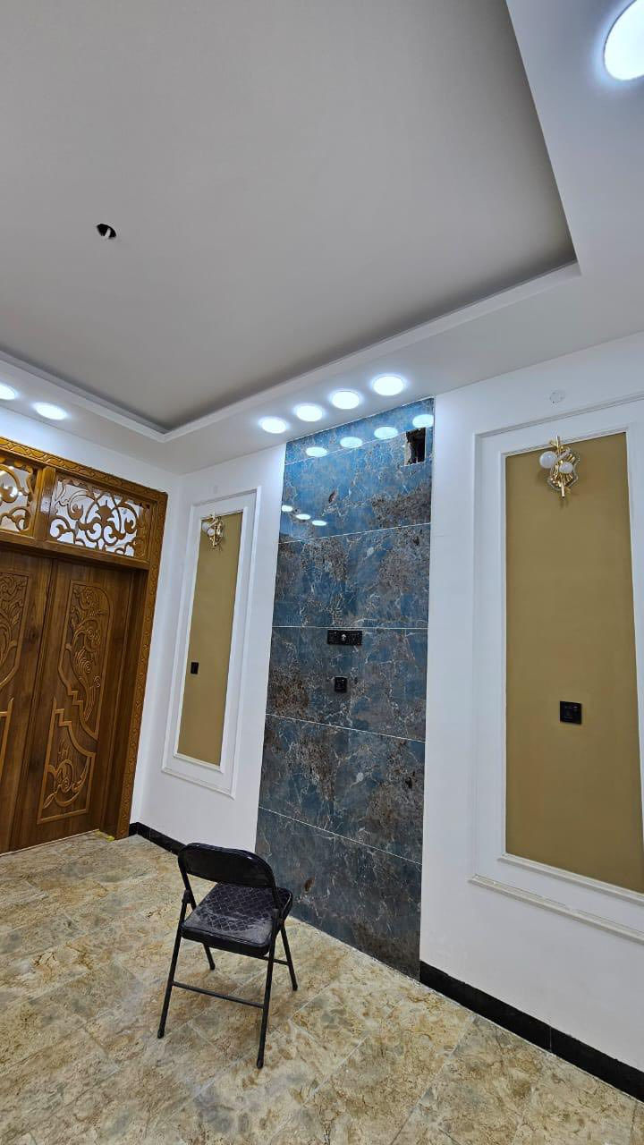 #دار_للبيع 
في حي الجامعة 
١٠٠م 
منطقة ال ٣٠ الف
بناء vip اشراف هندسي درجه اولى 
بناء ٢٠٢٥ زيرو 
سقوف جبس بورد 
حداديه درجه اولى 
حداديه حمامات المنيوم 
ارضيه مرمر 
هيكل اعمده كونكريتيه (بناء خاص)
ابواب صاج درجه اولى ٩ اينج 
يحتوي البيت 
الطابق الاول 
صاله و استقبال و مطبخ و ٢ مجاميع صحيه
الطابق الثاني 
صاله و ٢ غرف و مجاميع صحيه 
➖➖➖➖➖➖➖➖➖

#للاستفسار أكثر يرجى الأتصال أو المراسلة🔰

أو زيارة-المكتب النجف الأشرف-حي السلام         
  سايدين سلام جامعة قرب كرزات ابو حسنه
مجاور مفروشات القمر

***********_📲واتساب- اتصال ☎️

كل ما عليك الاتصال أو المراسلة على واتساب.

احصل على عقار أحلامك معنا، نحن مكتب عقاري موثوق، ومتخصص في تلبية احتياجاتك السكنية والتجارية ❗

لمعرفة السعر علق ( تم)

***********

***********

 ***********

***********
#مكتب_الشراع
#بيع_شراءعقارات
