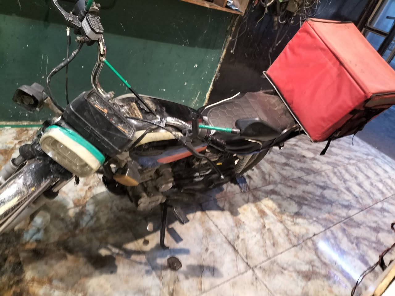 سلام عليكم دراجه 5كير دراجه مابيه نقطه مشكله للبيع 400الف بيه مجال رجان لحد يكسر بيه هاذه رقمي ***********
