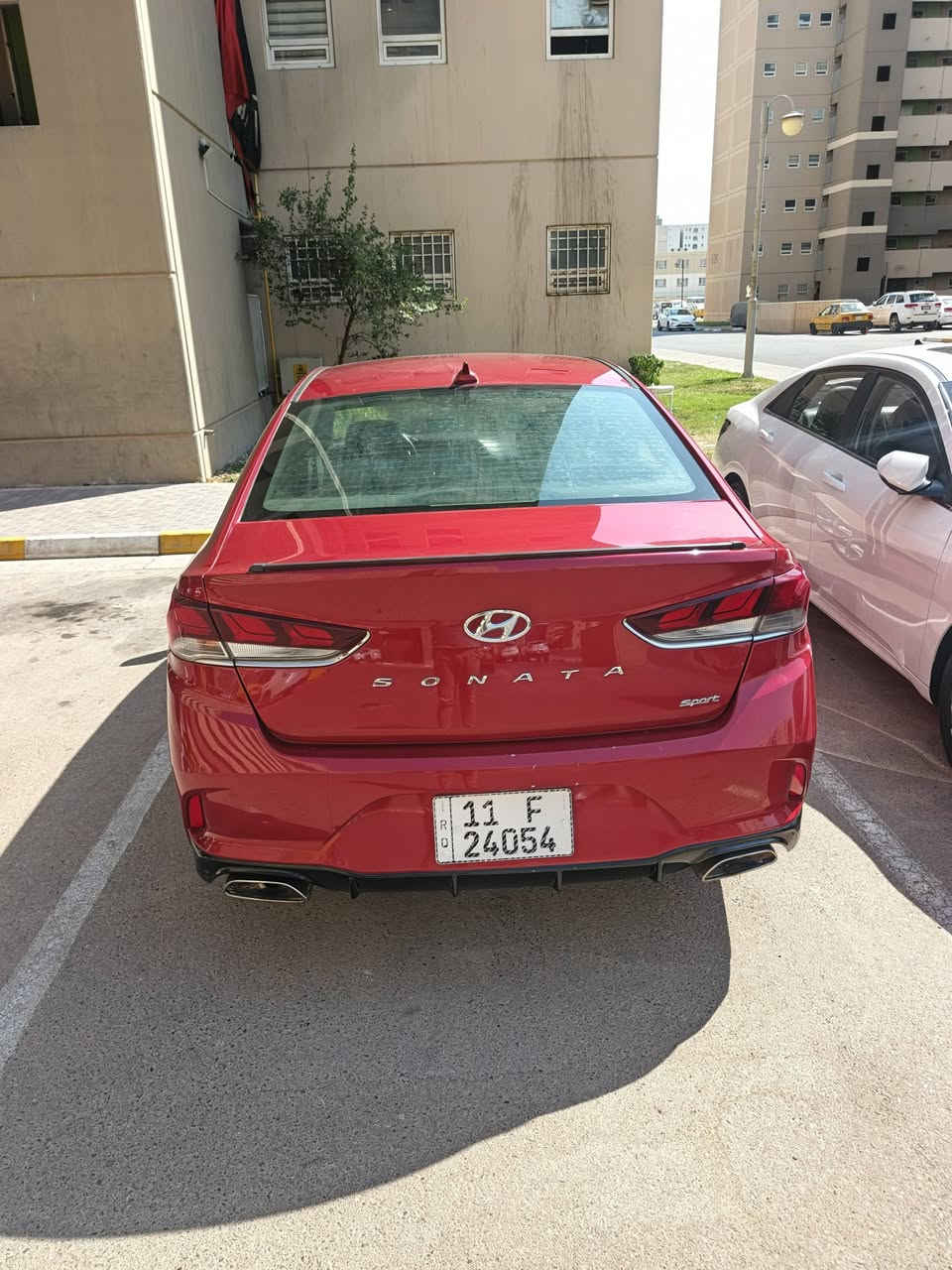 سوناتا٢٠١٩ فول مواصفات سبورت ماشيه ٩٤ ميل سنويه جديدة وهزه ورقم إنكليزي باسمي السيارة بيهه أربع قطع محرك ٢٤٠٠ مكفول صدر أمامي خلفي جديد ستيرن حرف دي شاحن لاسلكي تدفئة كشنان وسترين هم تدفئة المهم فوول للاخير سعرها ١١٨ وبيه مجال حك الجيه هذا رقمي بي وات ساب ***********
