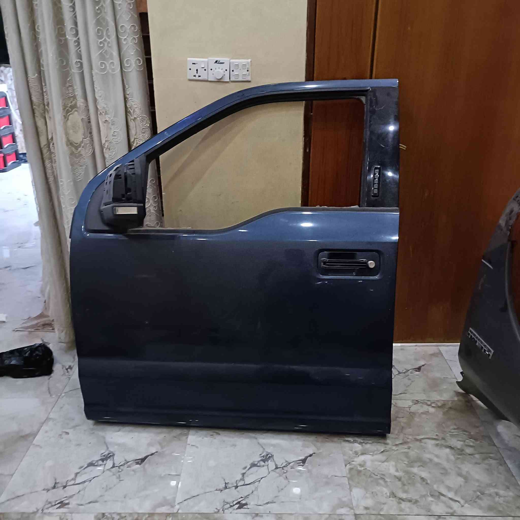سلام عليكم من رخصت مدير الكروب بيبان وجاملغات ودعميه ودوس وبيبان جمس تيران كولهن للبيع ***********موجودوتساب
