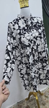 قميص خياط قماشه حرير يجنن وبارد سعره 6,000 للتواصل وتساب 07706632762