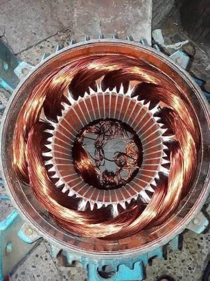 ورشه تصليح لف موطورت كبيره وصغيرهوتصليخ مولدات كافت حجام بوردات بور سيطره تحكي وتصليح غساله وتصليح كافت الاجهازه كهربائيه العنوان السده الهنديه حي البكر مجاور أسواق ابو عباس هاتف ***********
