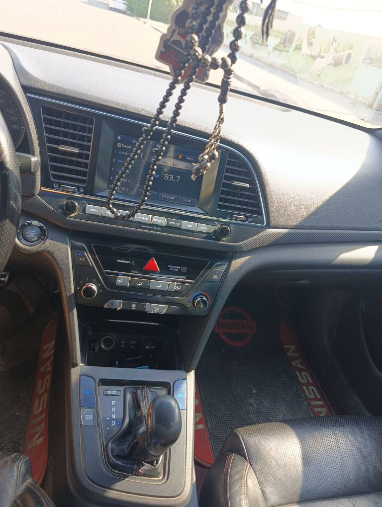 سلام عليكم النترا 18سبورت فول موصفات حادثه جاملق الايمن فقط بدون معجون مكان سياره بغداد ابو غريب السعر 118بيه مجال 0788 273 0168
