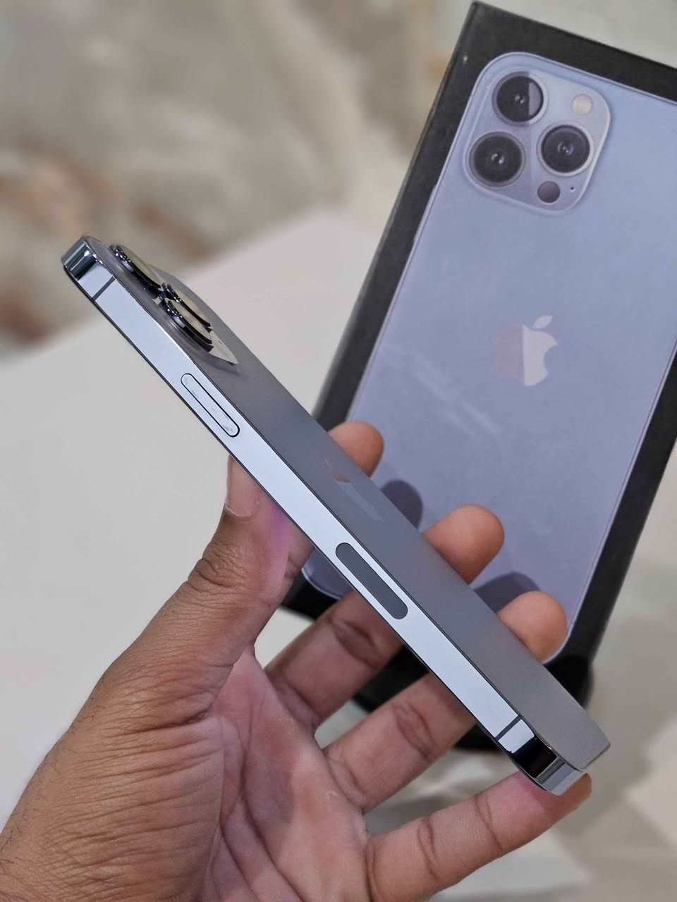 ايفون 13 برو ماكس 
تك شريحه نموذج M
ذاكره 256 بطاريه 85
كفاله عامه نضافه 100%

سعر 700 
عنوان نجف وعندي توصيل 

واتساب فقط *********** النجف, العراق
